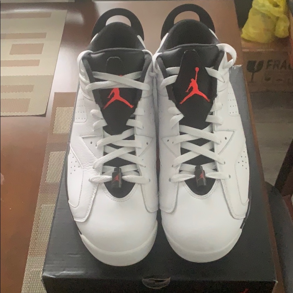 NIKE AIR JORDAN